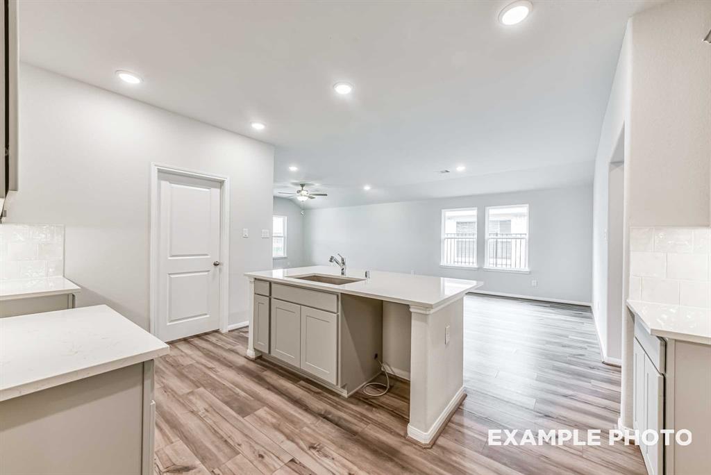 1814 Homewood Point Lane, Rosharon, Texas image 12