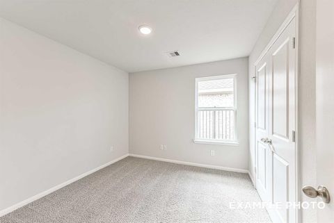 A home in Rosharon