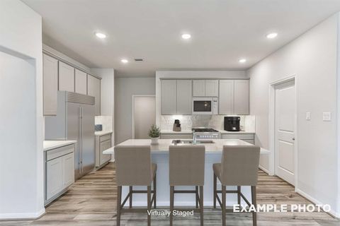A home in Rosharon