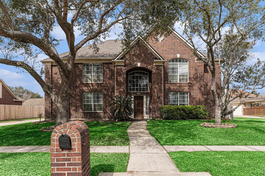2862 Everett Drive, Friendswood, Texas image 1