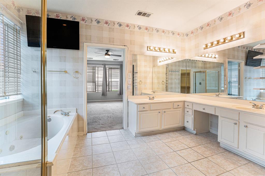 2862 Everett Drive, Friendswood, Texas image 16