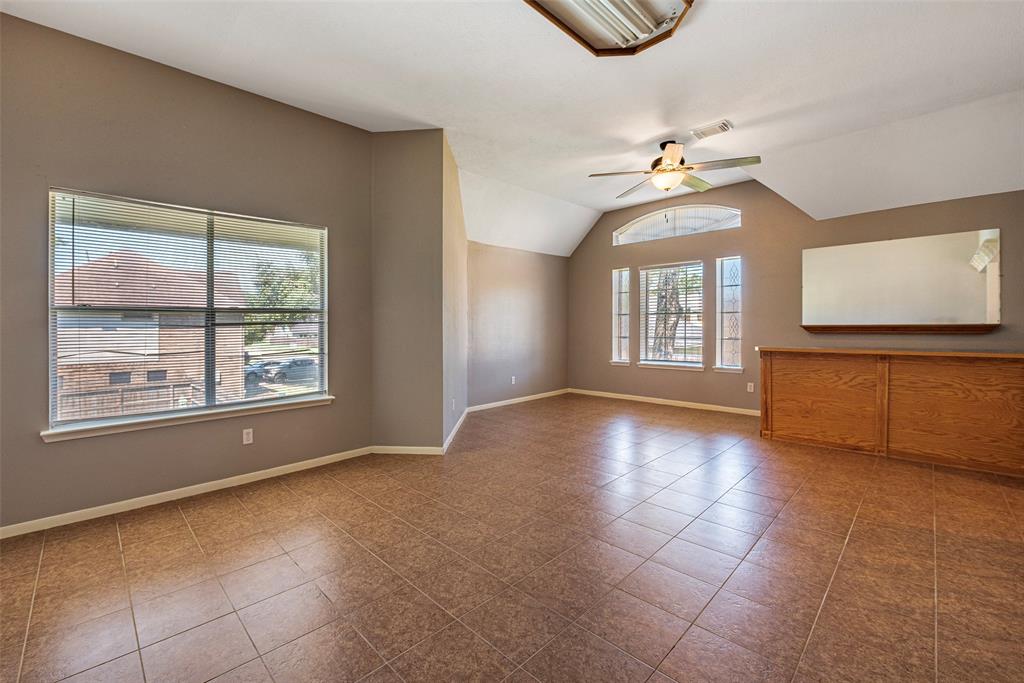 915 Highland Woods Drive, Highlands, Texas image 34