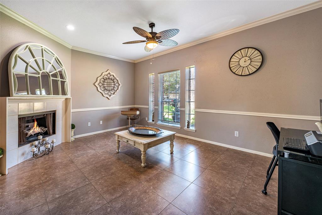 915 Highland Woods Drive, Highlands, Texas image 15