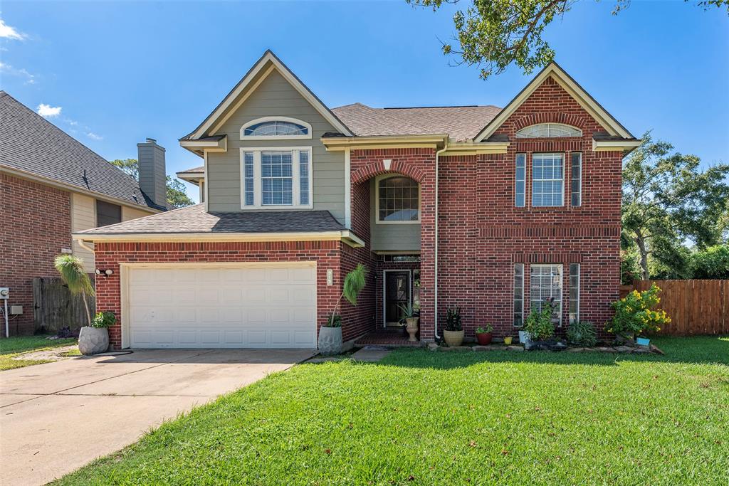 915 Highland Woods Drive, Highlands, Texas image 2