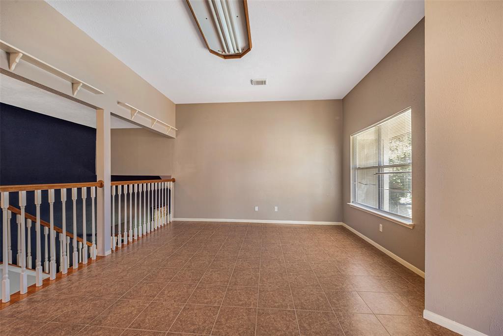 915 Highland Woods Drive, Highlands, Texas image 31