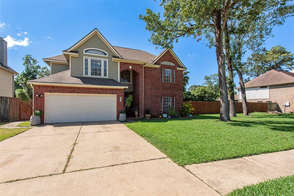 915 Highland Woods Drive, Highlands, Texas image 1