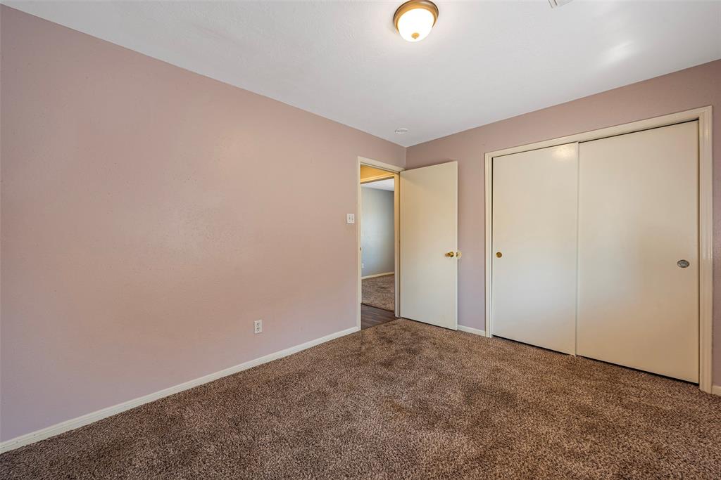 915 Highland Woods Drive, Highlands, Texas image 39