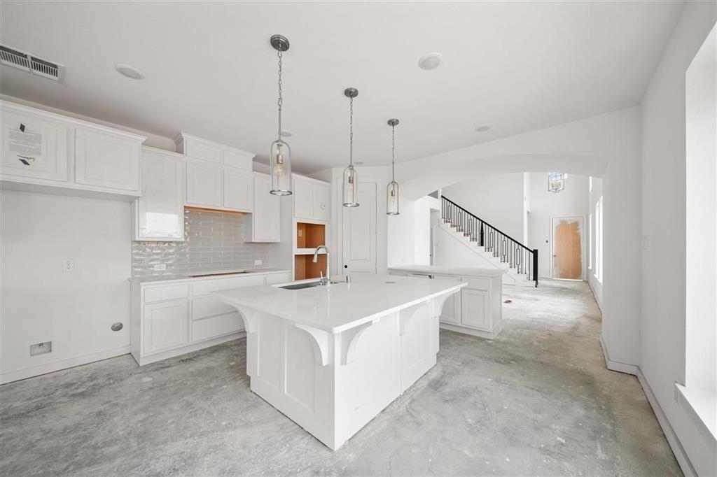 2443 Mission Heights Way