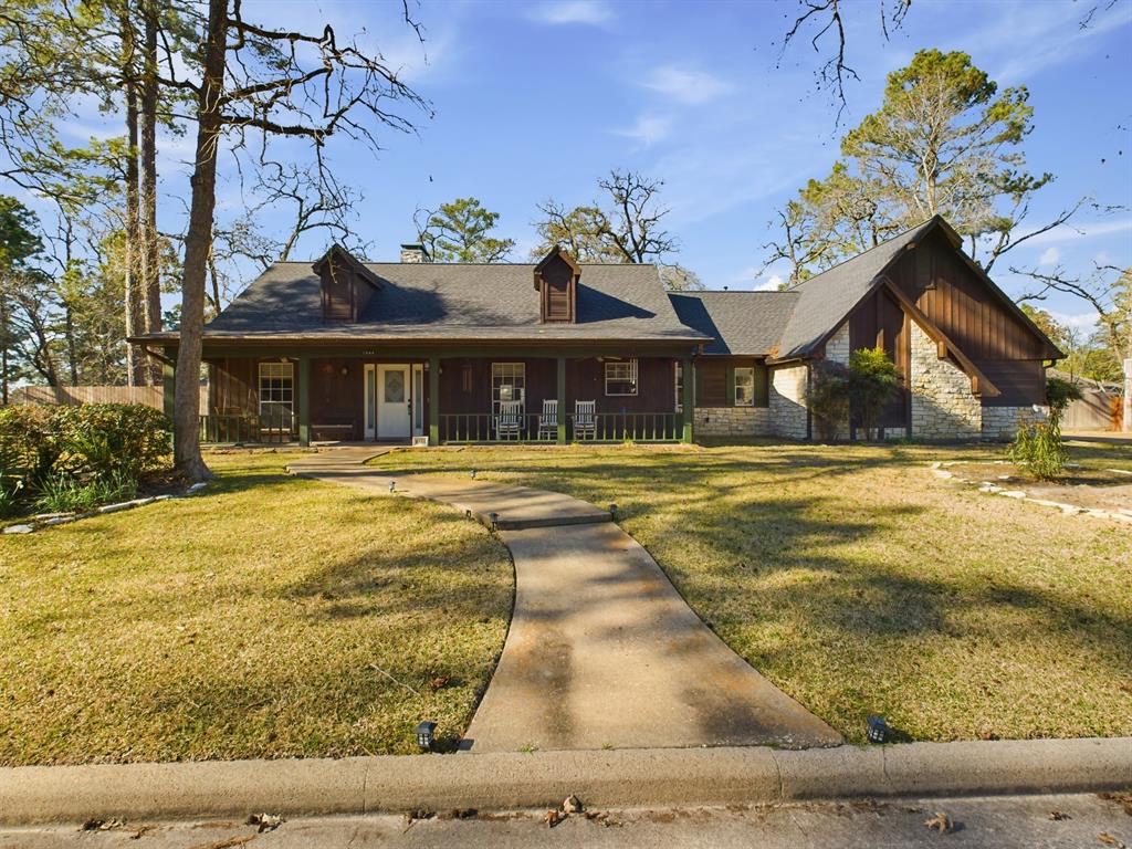 1944 Greentree Drive, Huntsville, Texas image 1