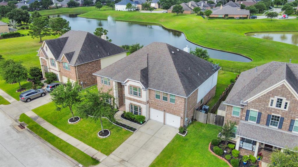 14311 Lakepointe Bend Lane