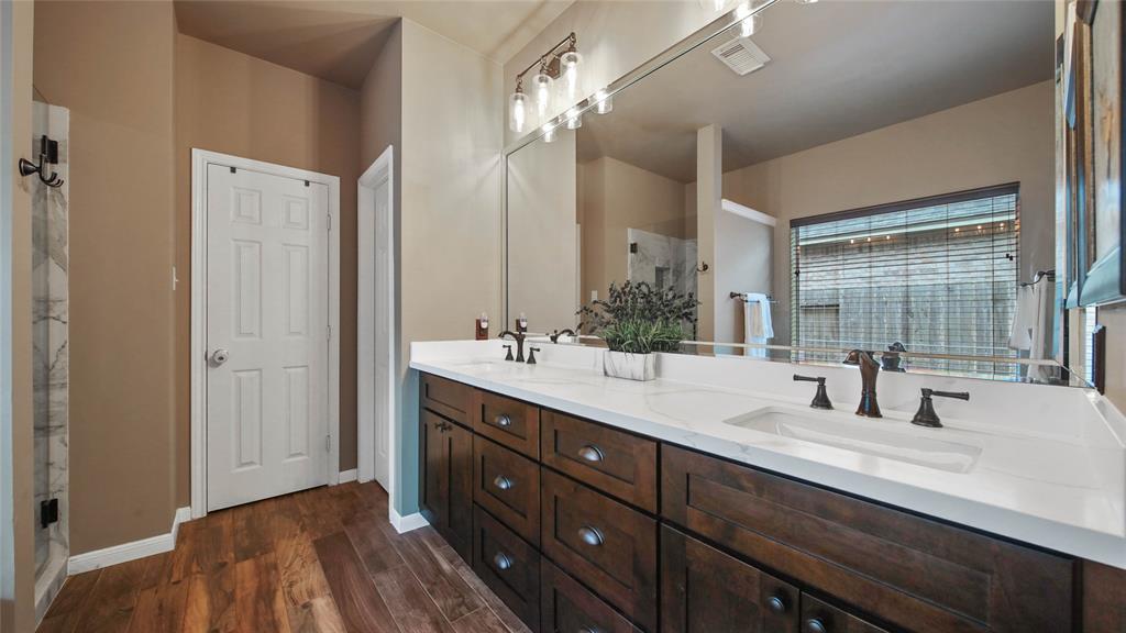 3018 Five Oaks Drive, Missouri City, Texas image 23