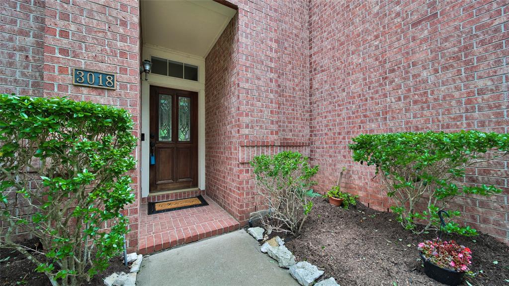 3018 Five Oaks Drive, Missouri City, Texas image 4