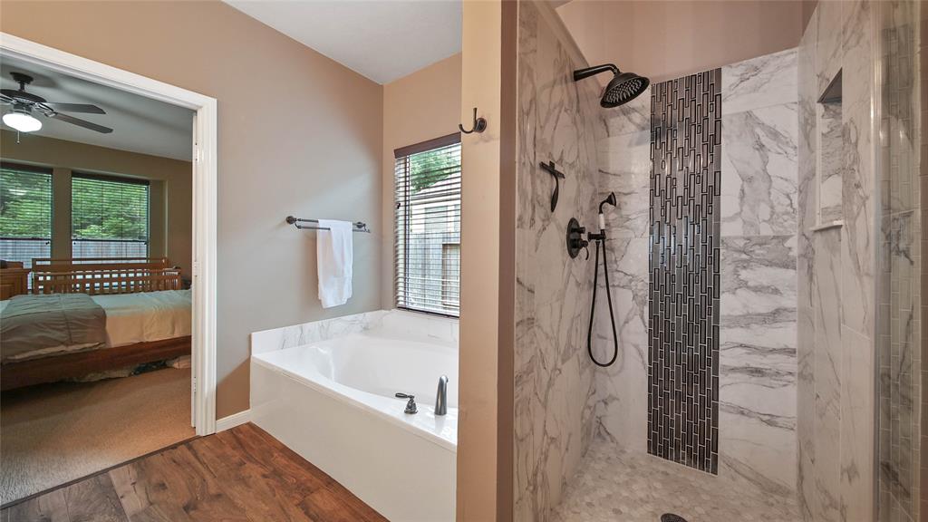 3018 Five Oaks Drive, Missouri City, Texas image 22