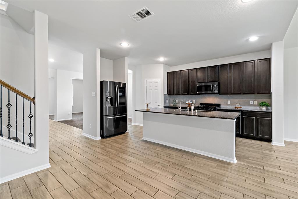 118 Hillside Grove Lane, Rosharon, Texas image 6