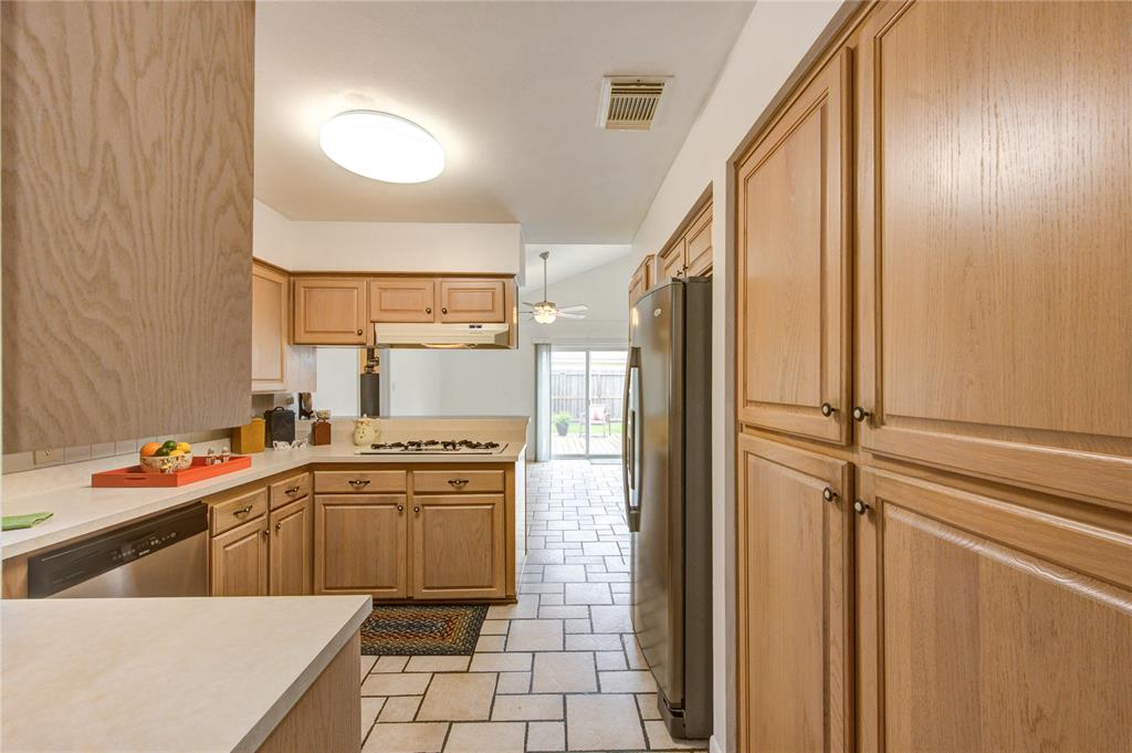 10611 Sapling Way, Houston, Texas image 6