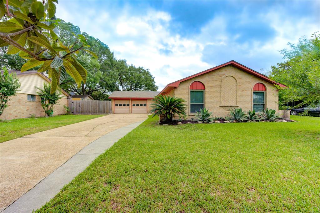 10611 Sapling Way, Houston, Texas image 3