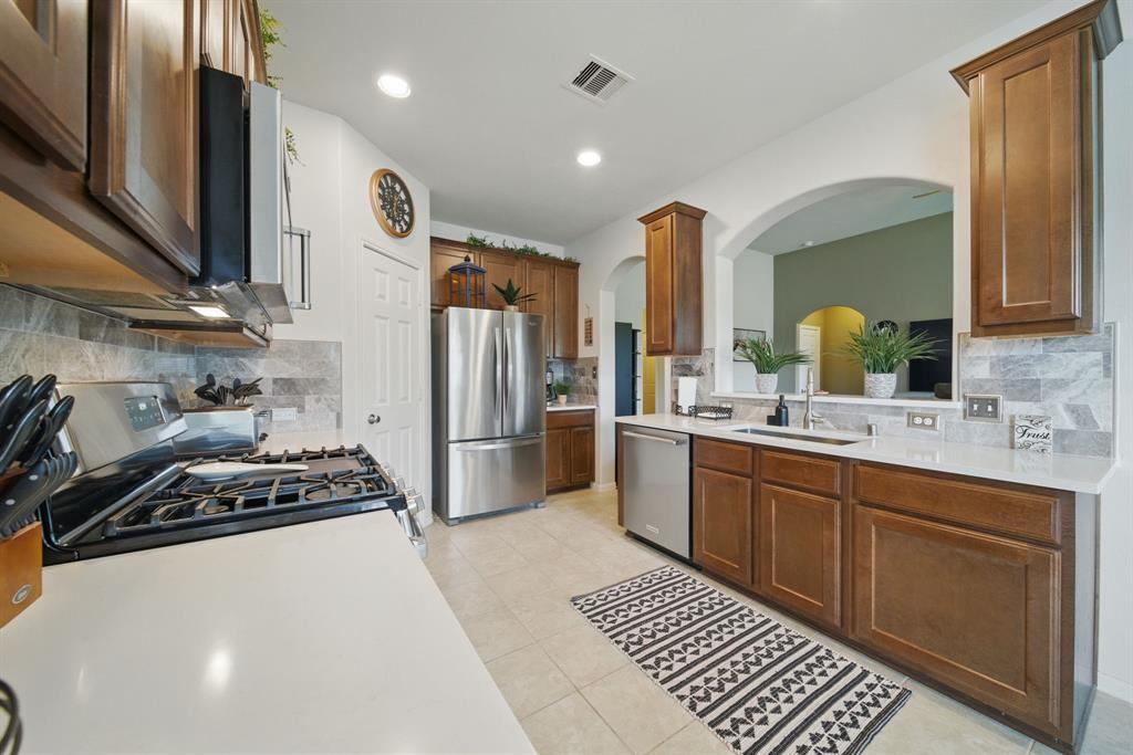 21402 Mandarin Glen Circle, Spring, Texas image 6