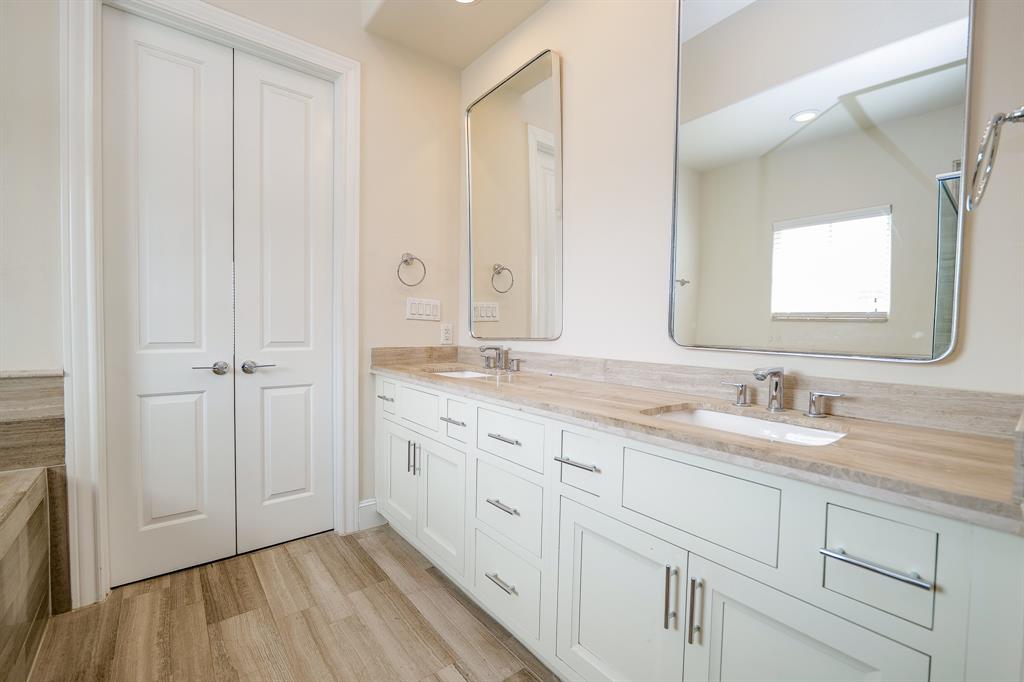 Houston, Texas 77080, United States, 3 Bedrooms Bedrooms, ,4 BathroomsBathrooms,Residential,Active,168457