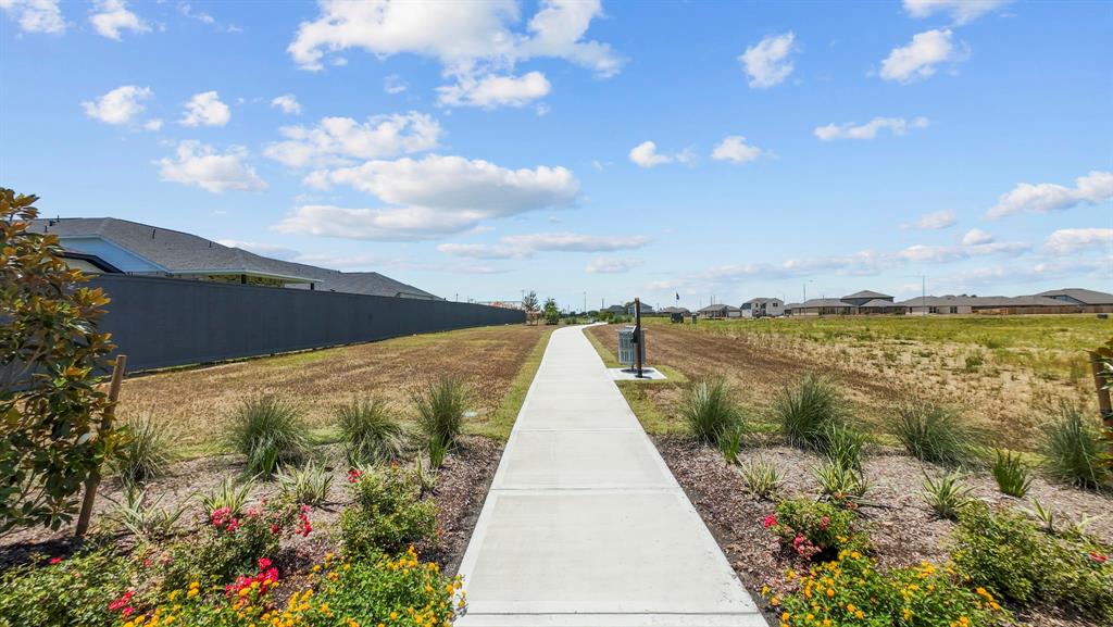 6227 Park Landing Drive, Baytown, Texas image 38