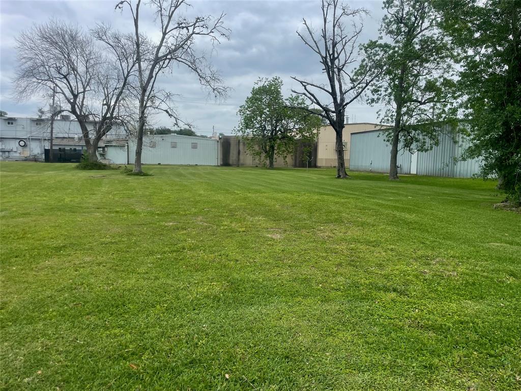 Meador Lane, Baytown, Texas image 3