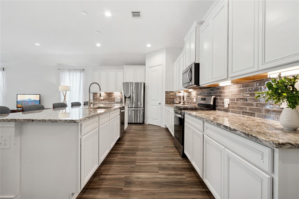 20170 Clear Ridge Lane, Montgomery, Texas image 3