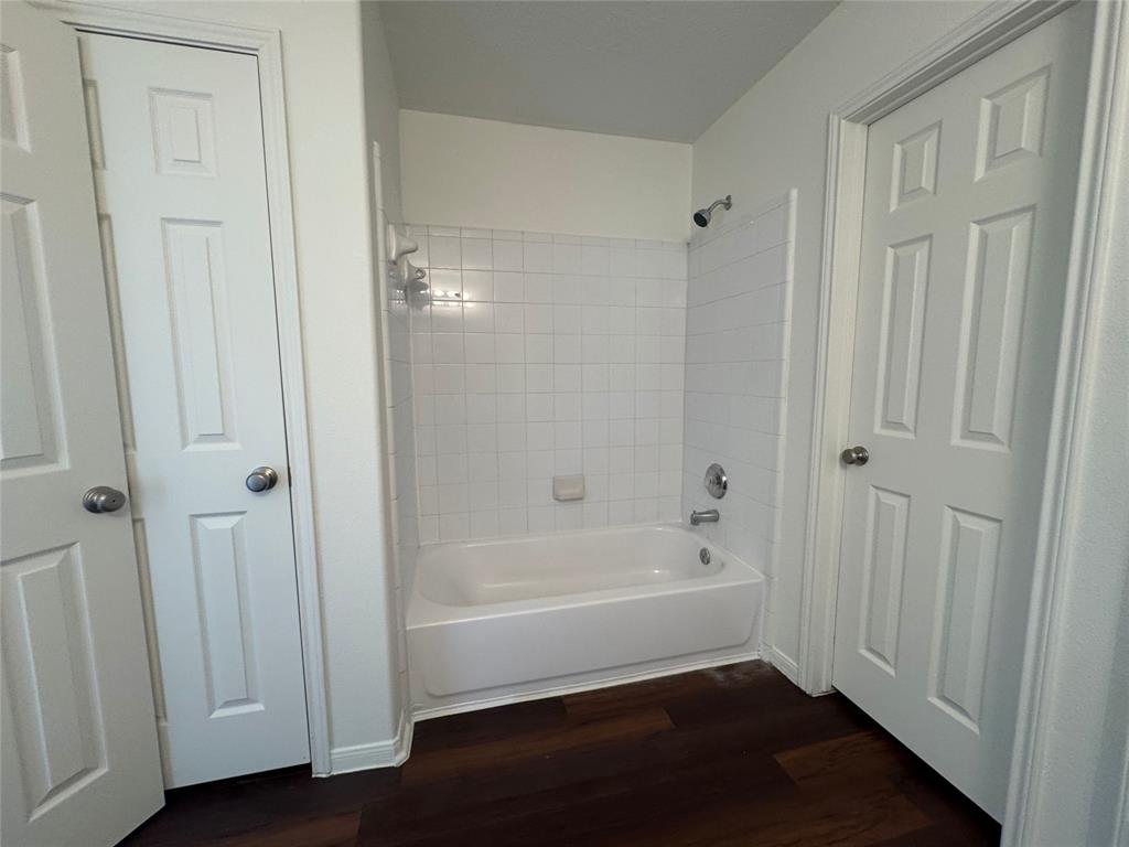 20906 Foxwood Glen Lane, Humble, Texas image 8