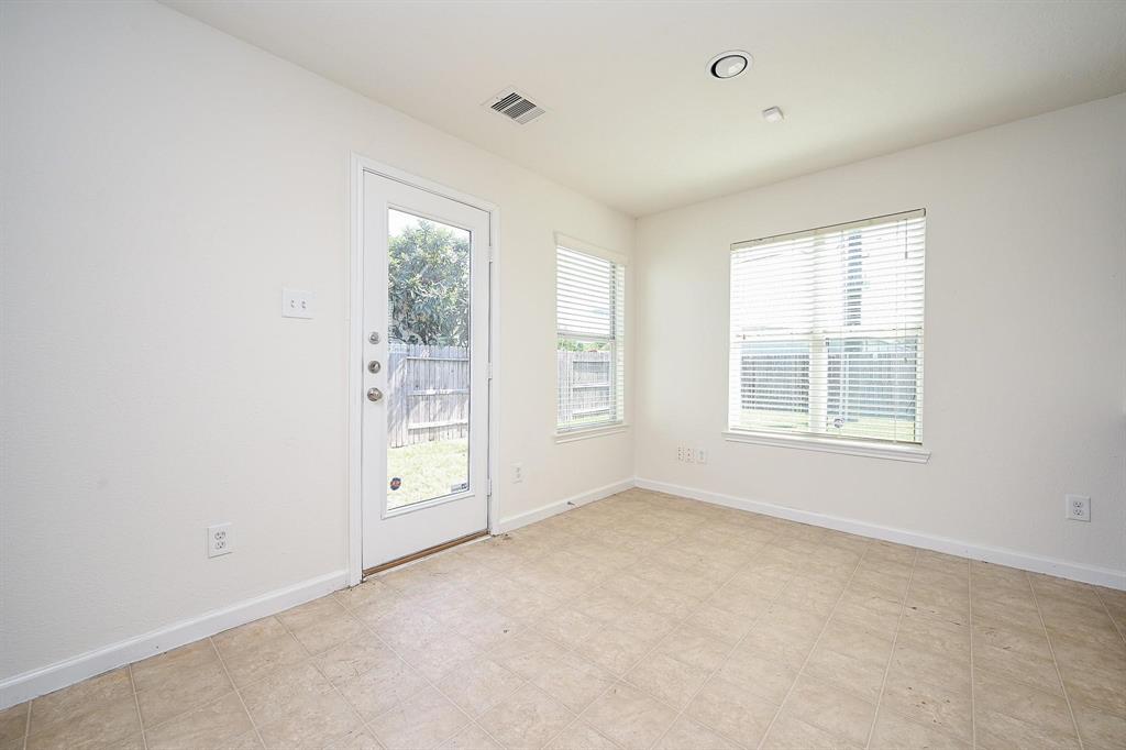 530 Silky Leaf Drive, Houston, Texas image 12