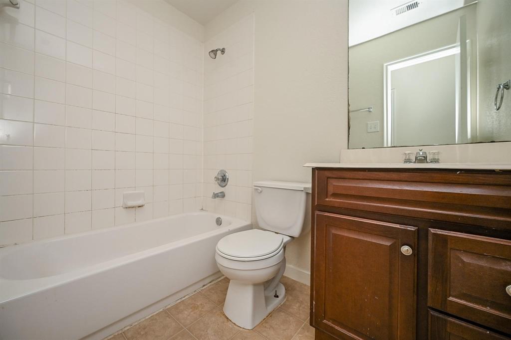 530 Silky Leaf Drive, Houston, Texas image 22