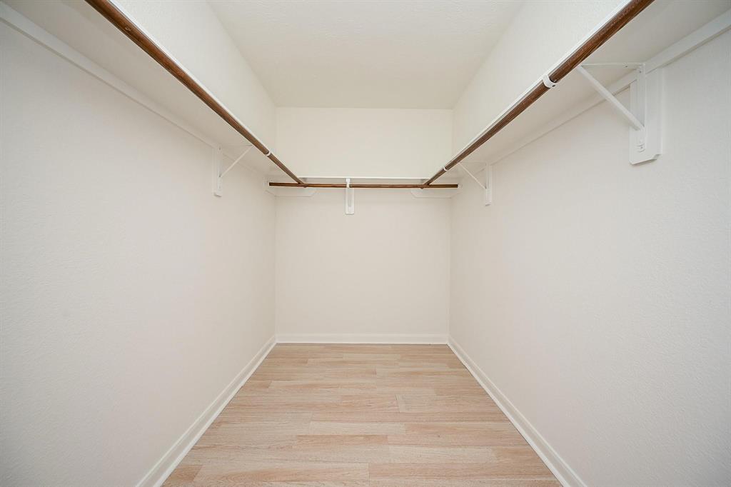 530 Silky Leaf Drive, Houston, Texas image 16