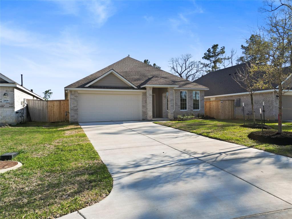 2904 Palominos Way, Conroe, Texas image 2