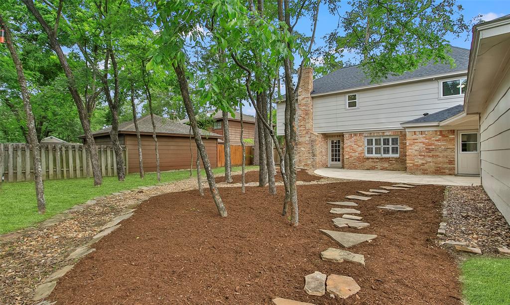 77 Crystal Lake Lane, The Woodlands, Texas image 40