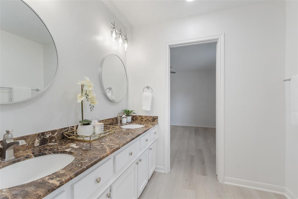 77 Crystal Lake Lane, The Woodlands, Texas image 22