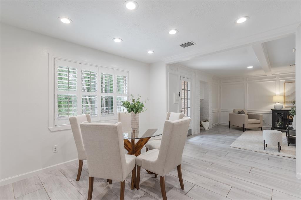 77 Crystal Lake Lane, The Woodlands, Texas image 13