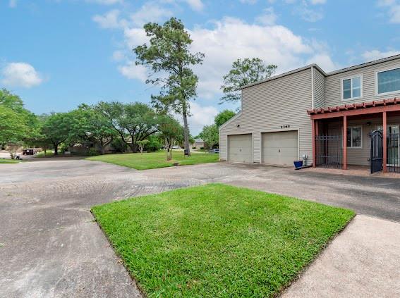 1365 Chardonnay Drive, Houston, Texas image 3