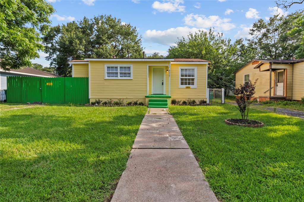 605 Pearl Street, Baytown, Texas image 2