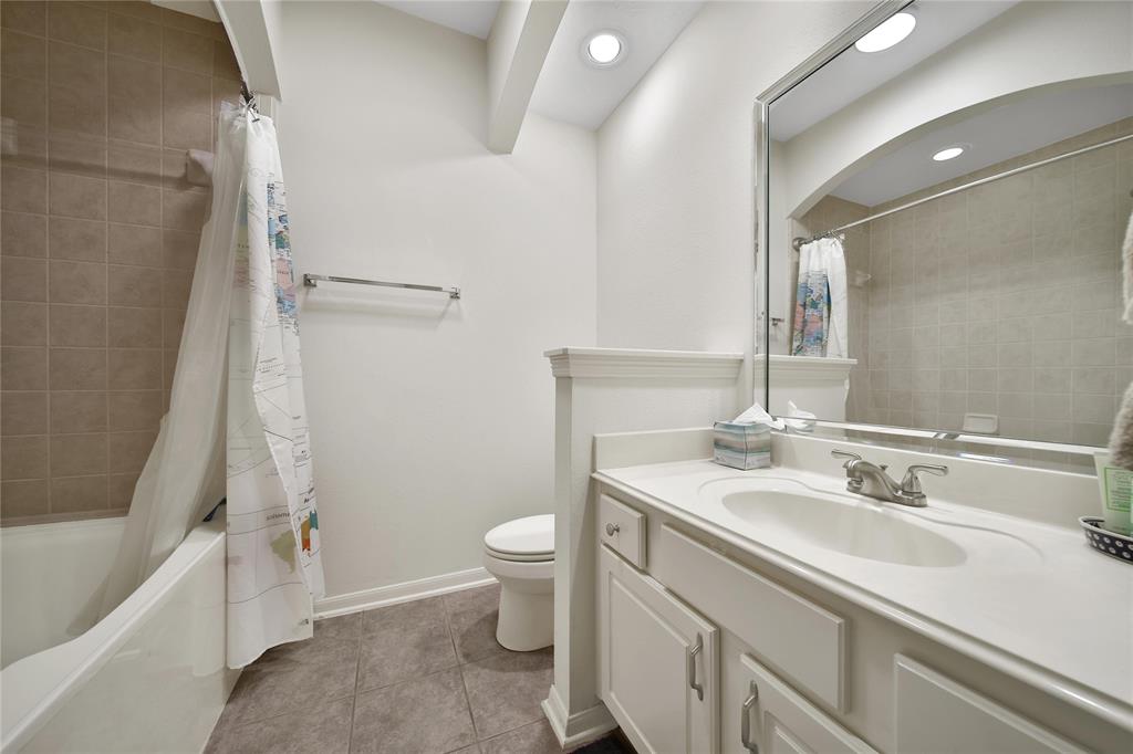 242 Whispering Ridge Terrace, Houston, Texas image 15