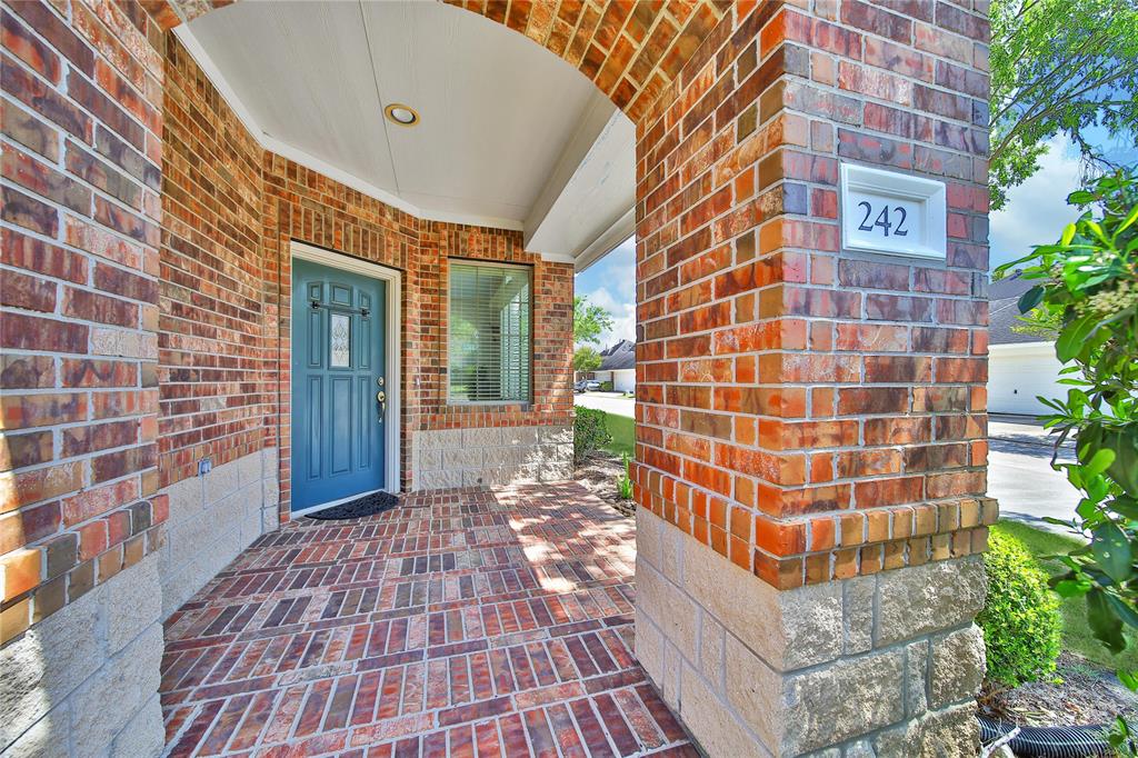 242 Whispering Ridge Terrace, Houston, Texas image 2