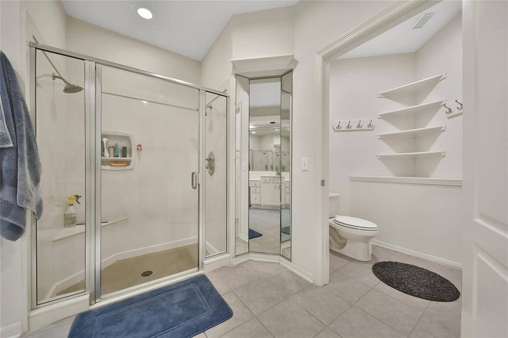 242 Whispering Ridge Terrace, Houston, Texas image 12