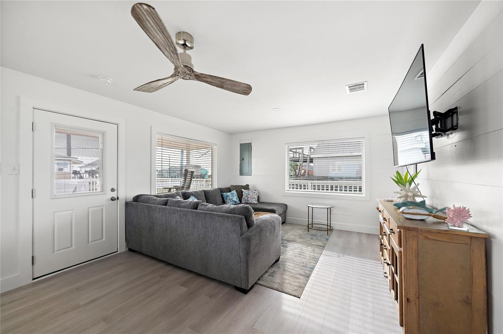21623 Zachary