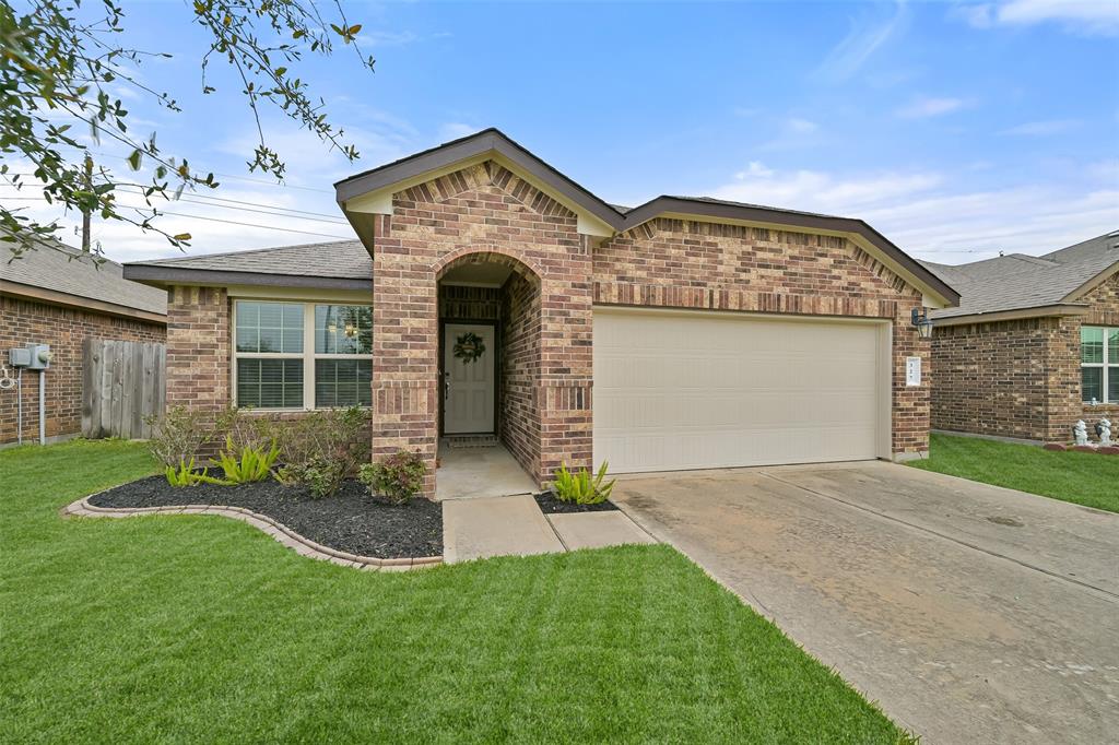 327 Ashley Falls Lane, Rosharon, Texas image 1