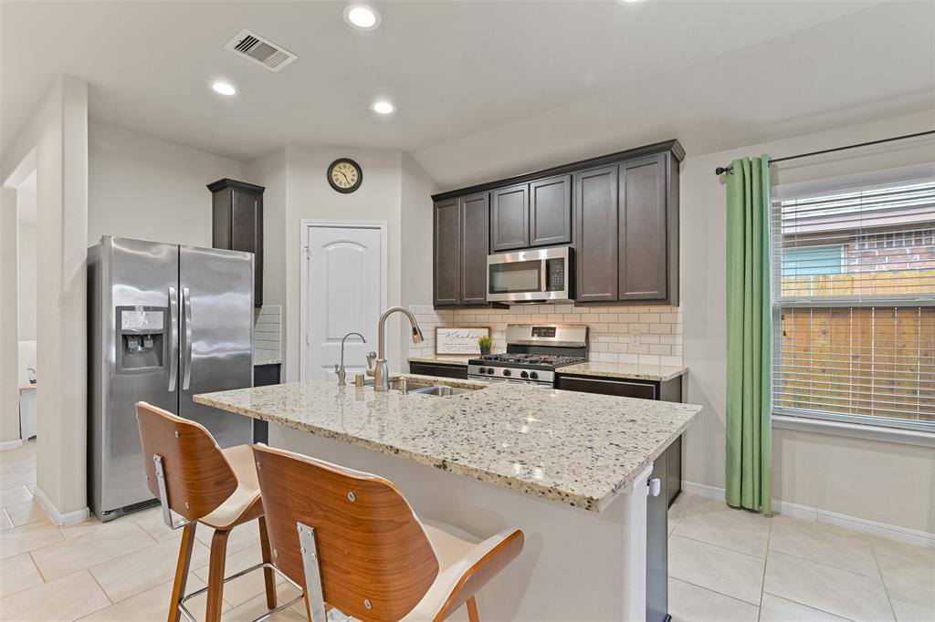 327 Ashley Falls Lane, Rosharon, Texas image 4
