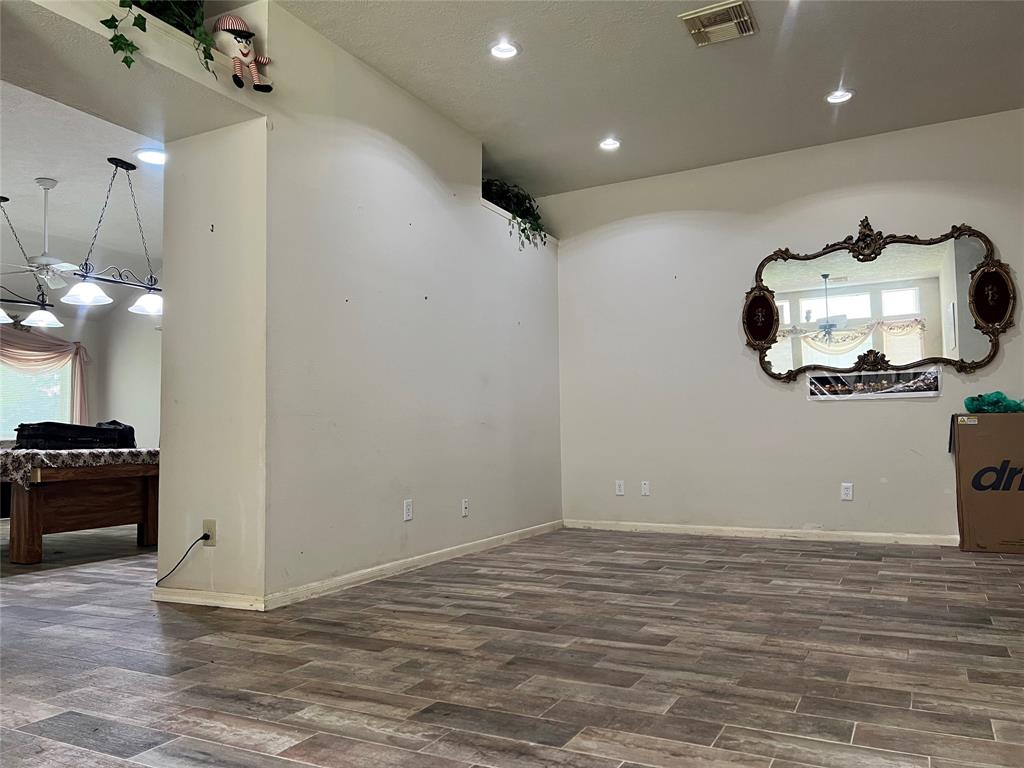 5117 Carefree Drive, League City, Texas image 2