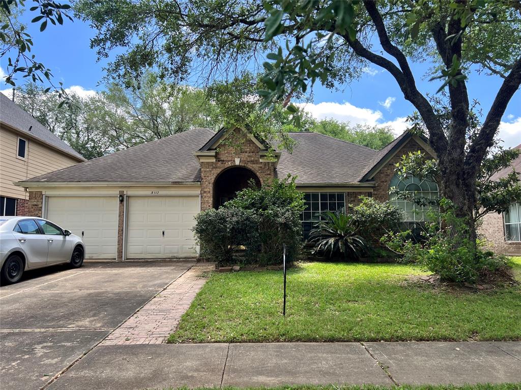 5117 Carefree Drive, League City, Texas image 1