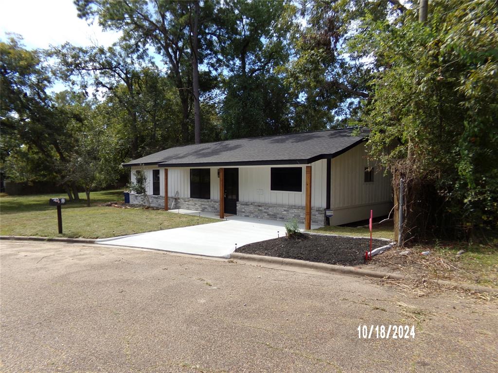 523 N Oakhurst Drive, Livingston, Texas image 1