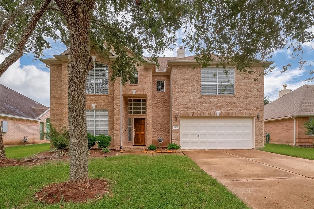 3326 Lakeway Lane, Pearland, Texas image 1