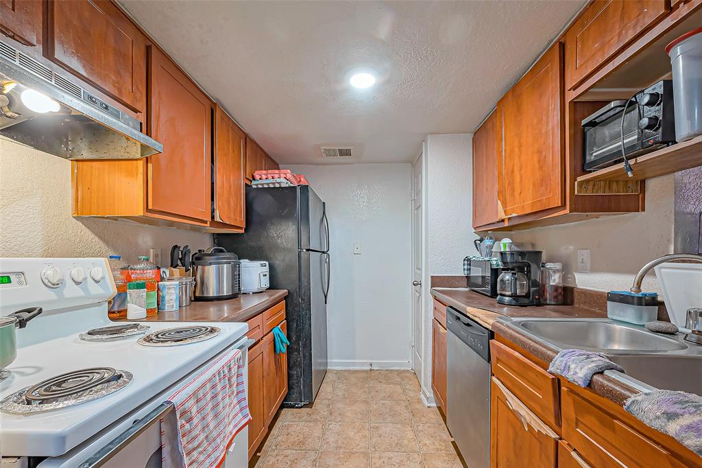 8100 Creekbend Drive #143, Houston, Texas image 10