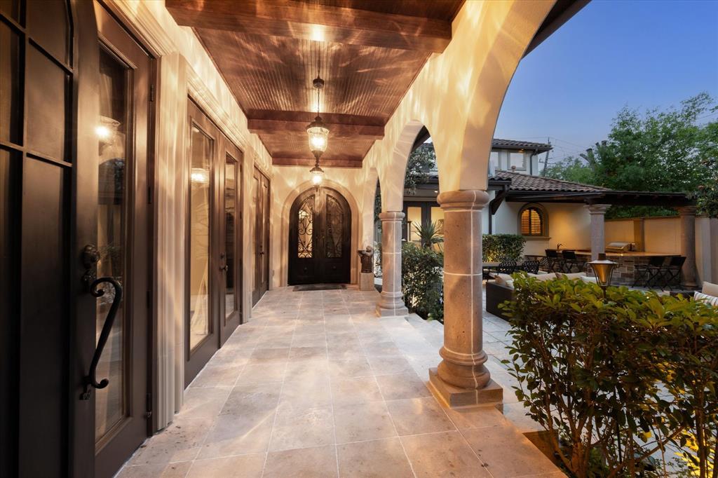 3751 Aberdeen Way, Houston, Texas image 2