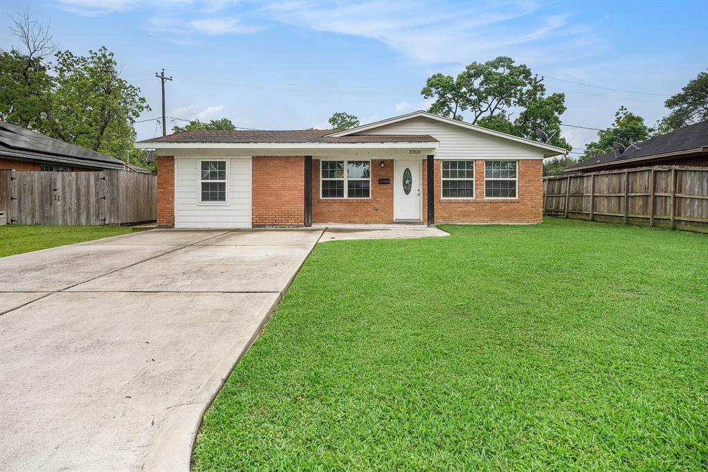 2203 Mulberry Lane, Pasadena, Texas image 1
