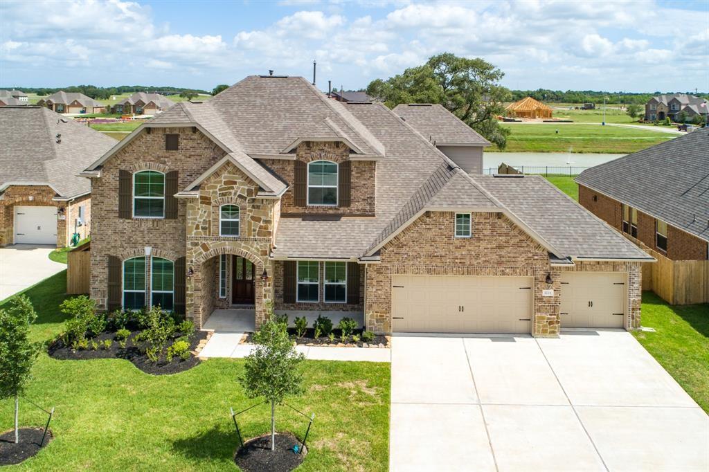 11603 Champions Forest Drive, Mont Belvieu, Texas image 1