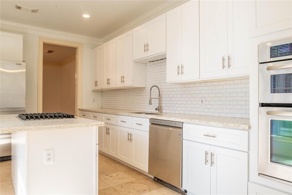 5563 Beverlyhill Street, Houston, Texas image 10